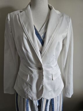 New York & Company White Fitted Women's Blazer